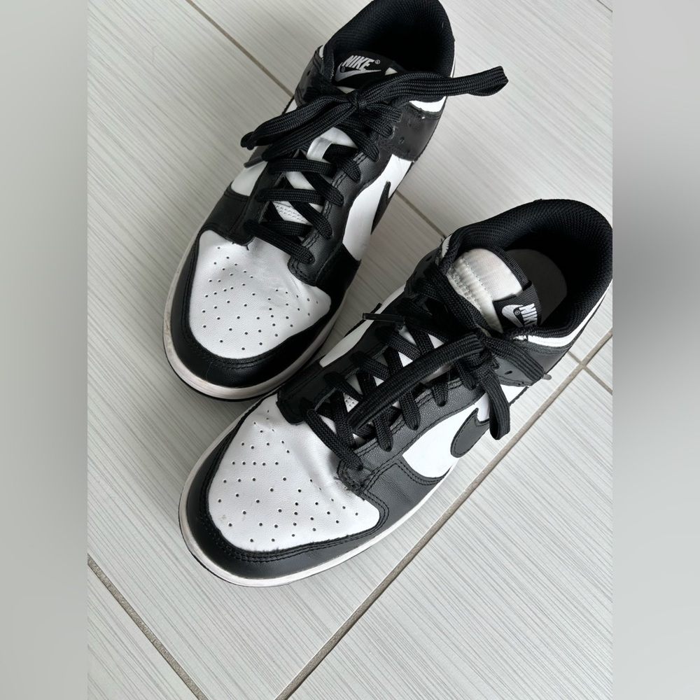 Nike panda low dunks